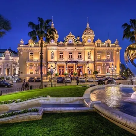 Pensión Monaco, Luxe, A 250m Casino 2*